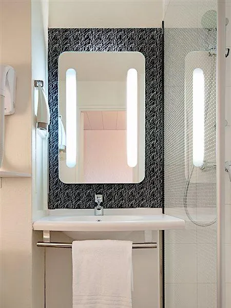 Hotel Ibis Cornella Cornellá de Llobregat 2*,