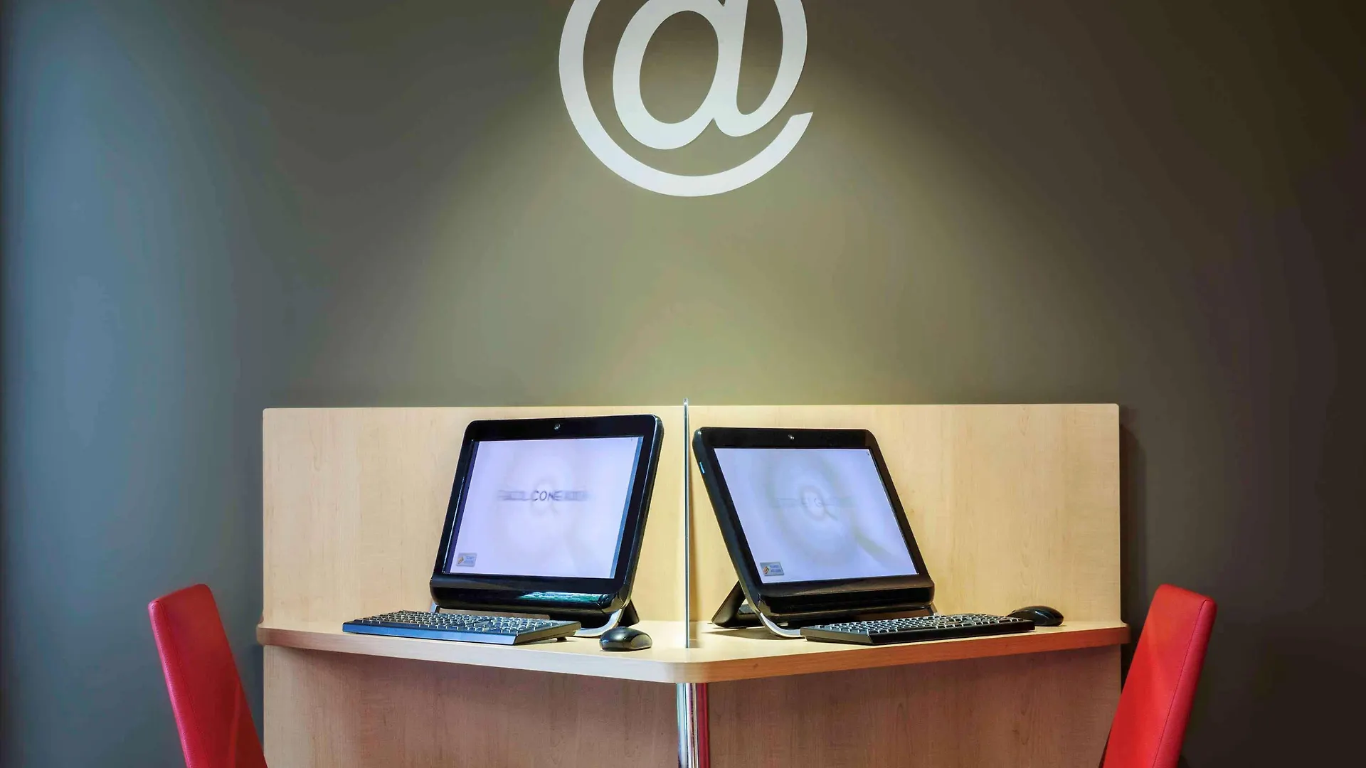 **  Hotel Ibis Cornella Cornellà de Llobregat Španělsko