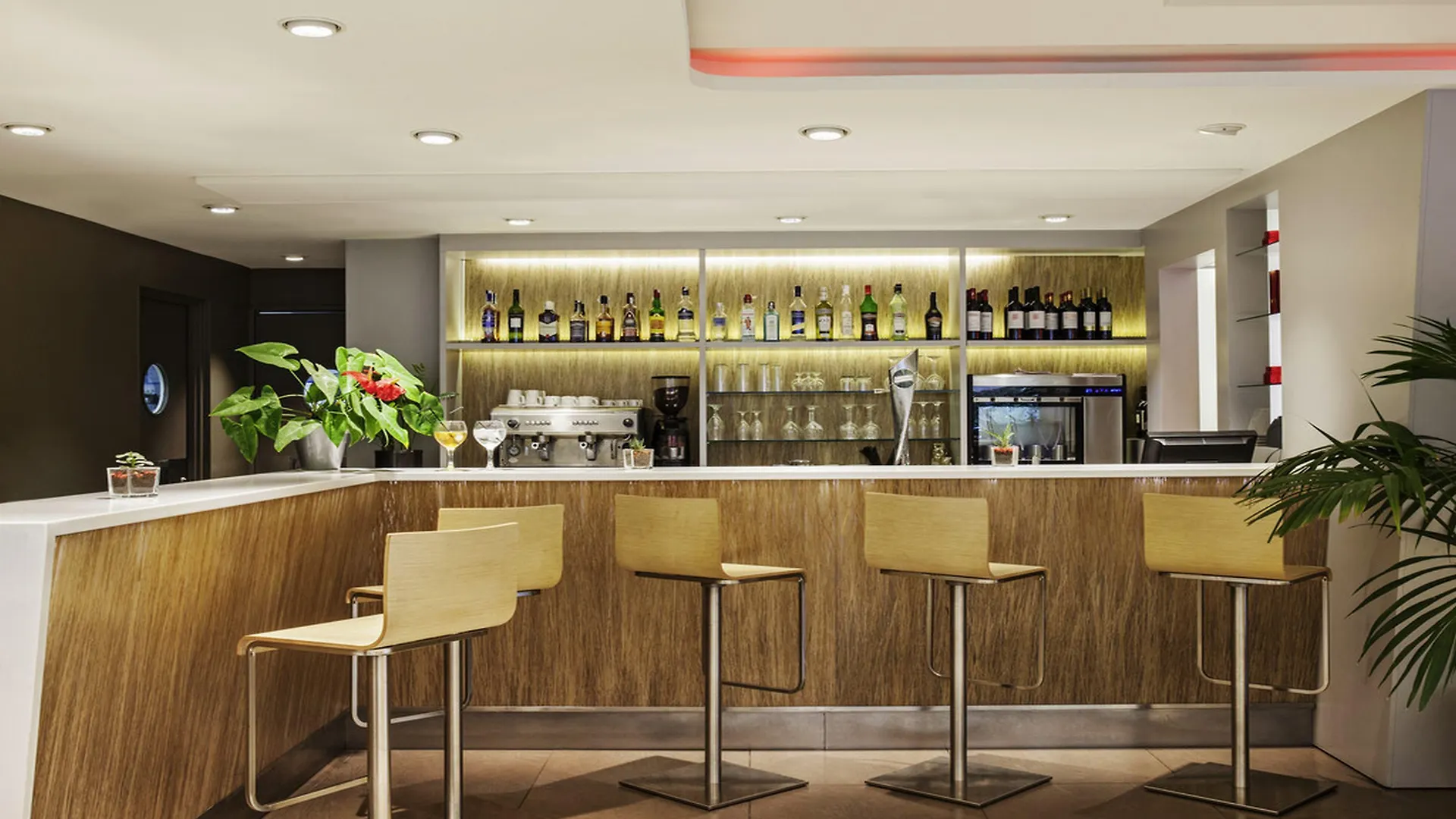 Hotel Ibis Cornella Cornellá de Llobregat España