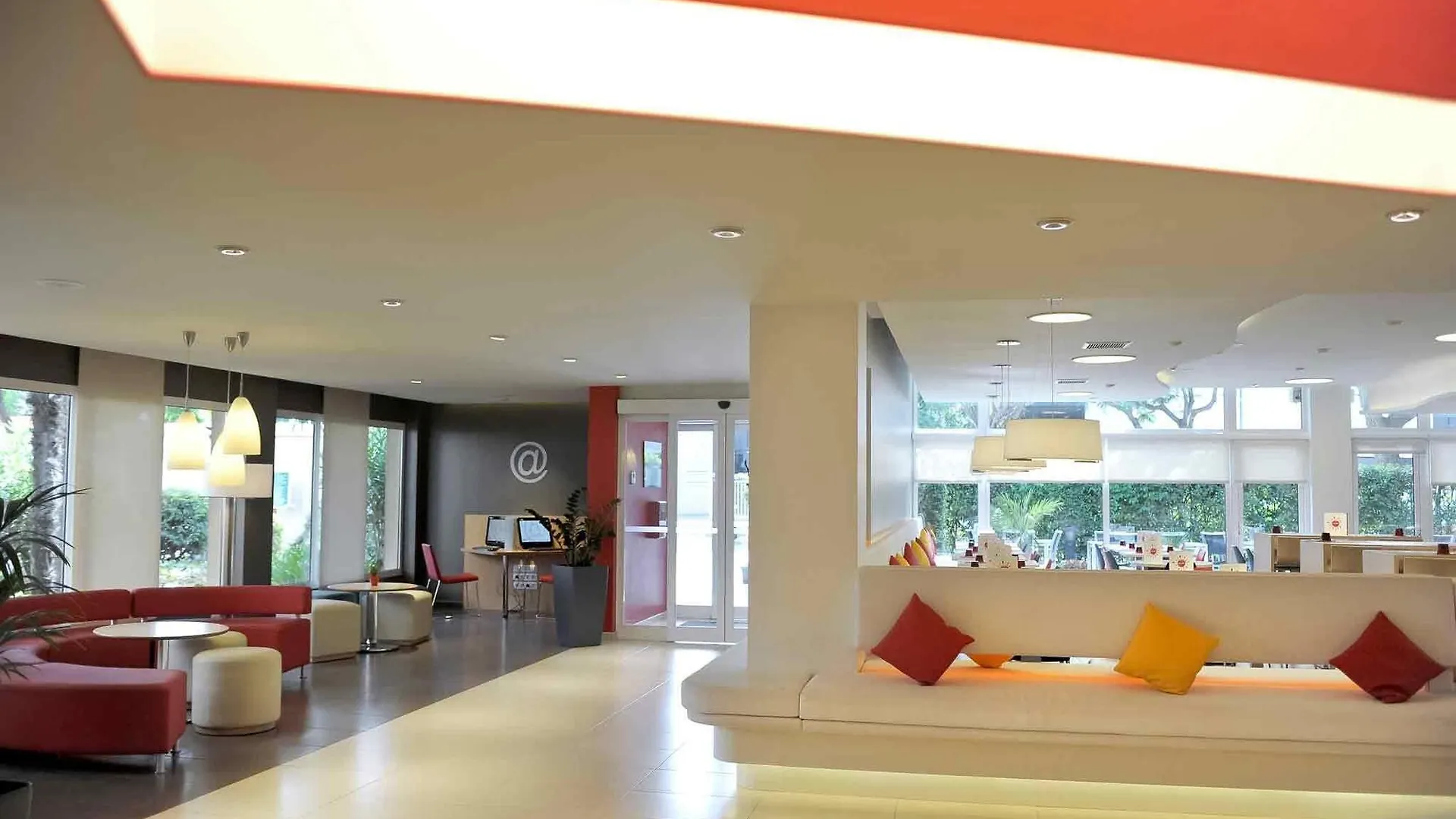 Hotel Ibis Cornella Cornellà de Llobregat
