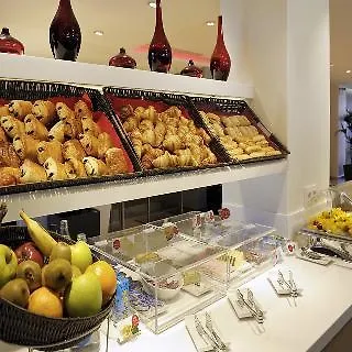 **  Hotel Ibis Cornella Cornellá de Llobregat España