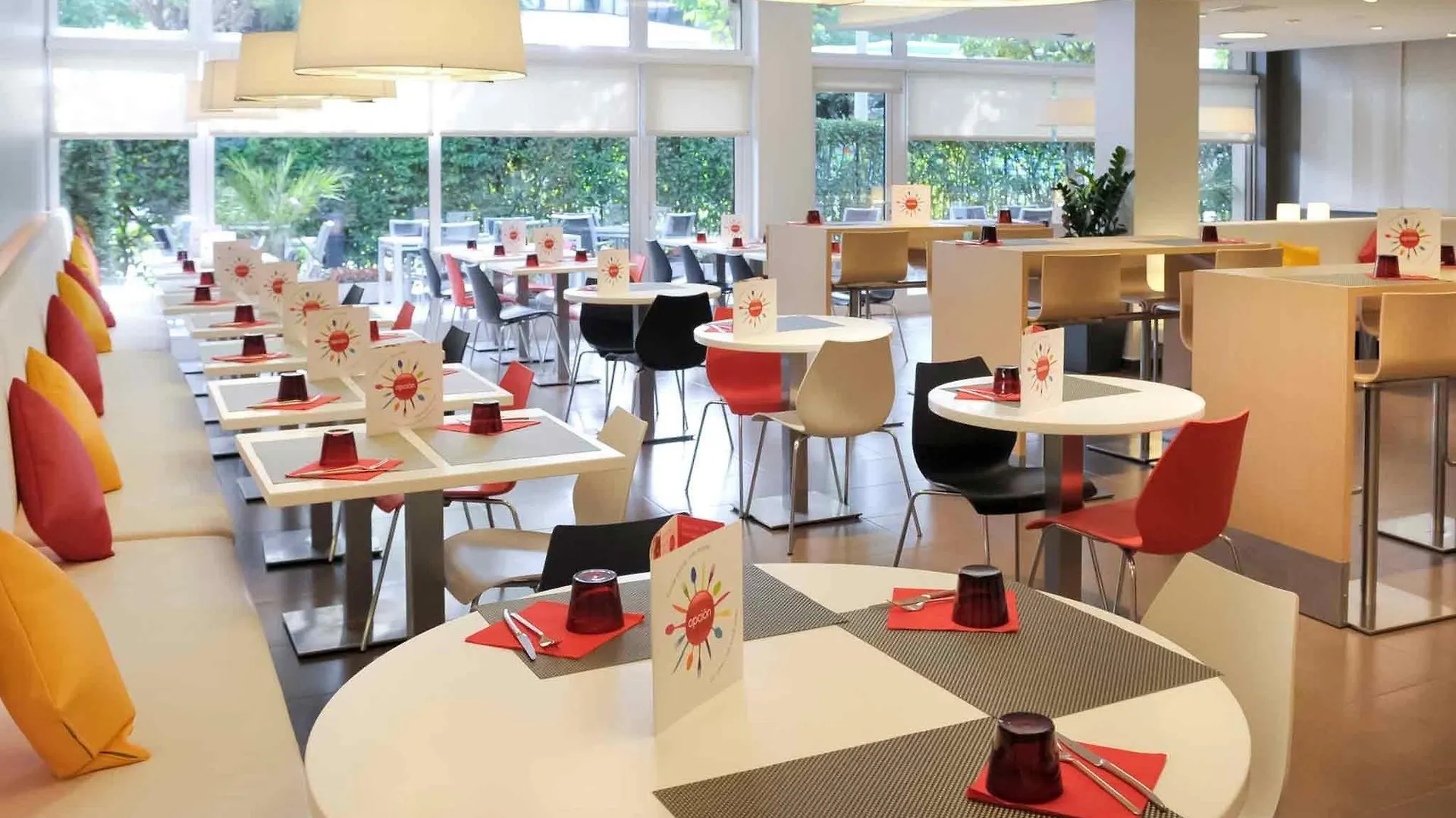 Hotel Ibis Cornella Cornellá de Llobregat 2*,  España