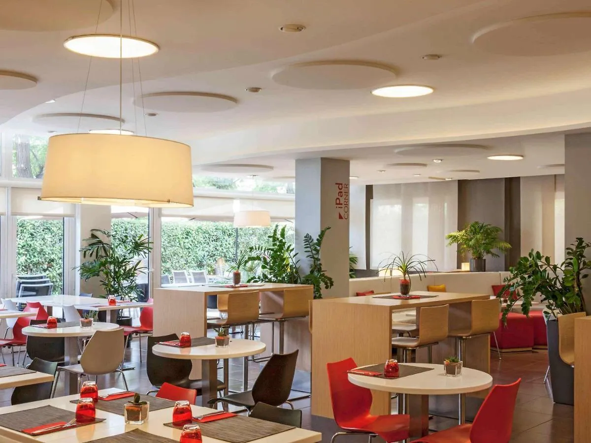 Hotel Ibis Cornella Cornellà de Llobregat 2*,